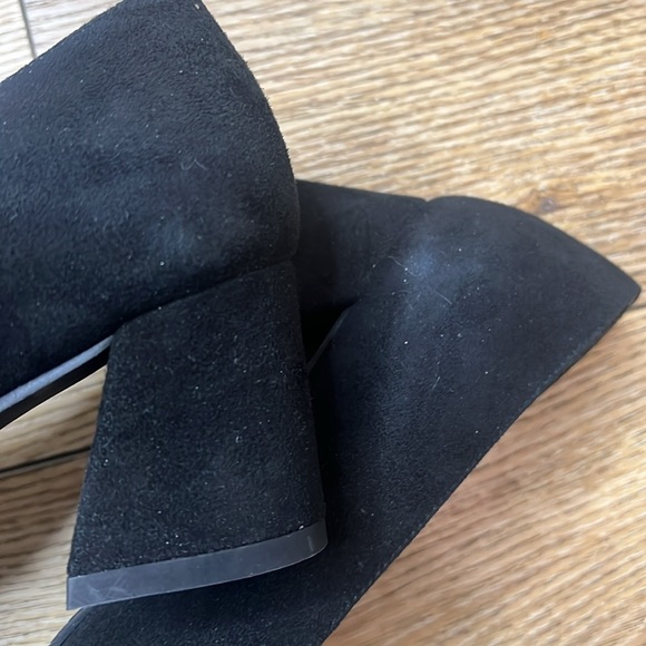 Stuart Weitzman Marymid Black Suede Block Heel Pumps Size 5 1/2M - Picture 7 of 10